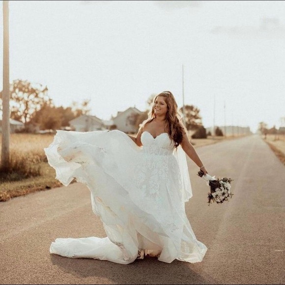 Meet your Posher, Chelsea - Picture 1 of 2